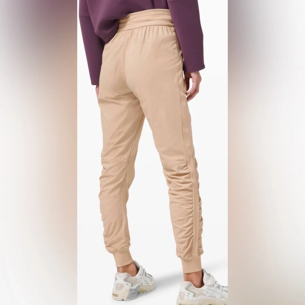 Lululemon Beyond the Studio Jogger Tan Size 6